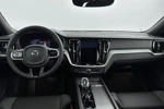 Volvo S60 2.0 B4 Plus Dark | Schuifdak | Harman Kardon | Stoelverwarming | 19" velgen