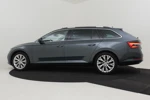 Škoda Superb Combi 1.4 TSI iV Business Edition Plus 218pk | Adaptief cruise control | Navigatie | Panorama dak | Elektrische stoelen met gehe