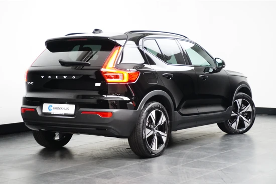 Volvo XC40 T4 Recharge R-Design | Climate control | Navigatie | Getint glas | Stoelverwarming | Verwarmde voorruit | Camera | Draadloos lad