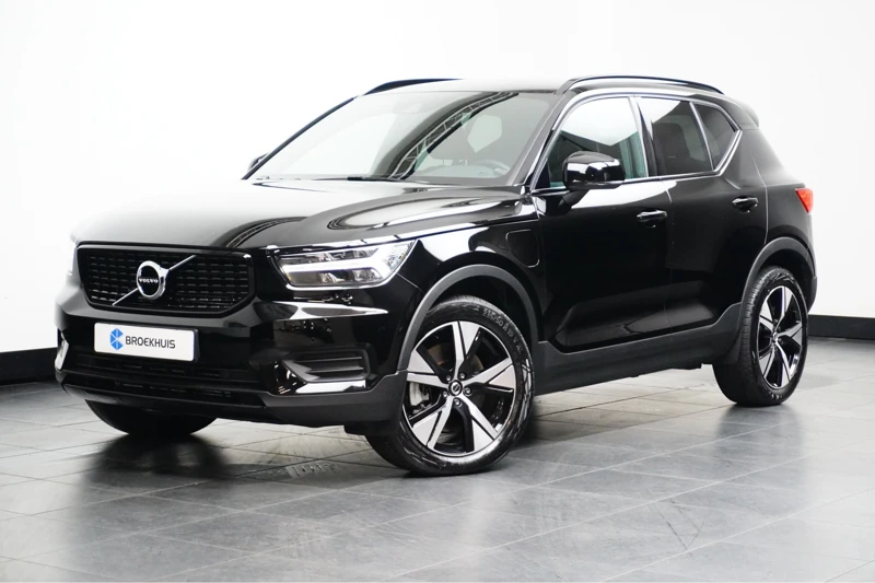 Volvo XC40 T4 Recharge R-Design | Climate control | Navigatie | Getint glas | Stoelverwarming | Verwarmde voorruit | Camera | Draadloos lad