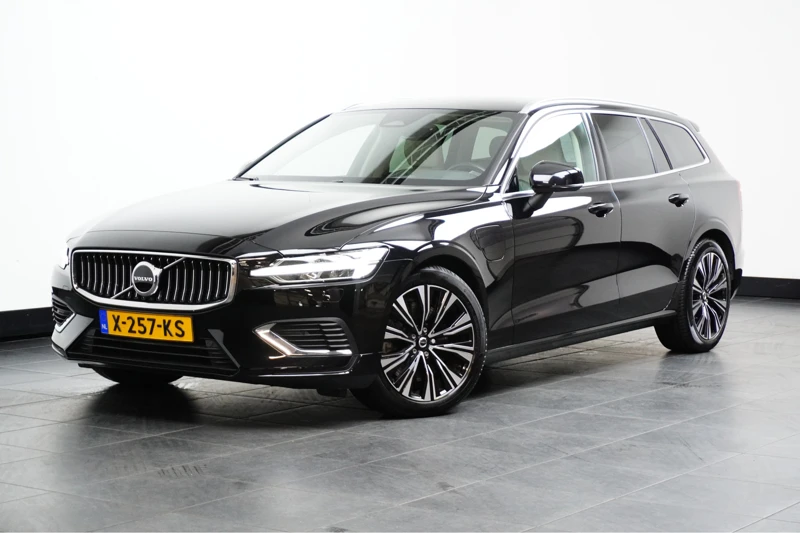 Volvo V60 T6 Recharge AWD Plus Dark Long Range | Leder | Climate Pro Pack | Park Assist Pack |