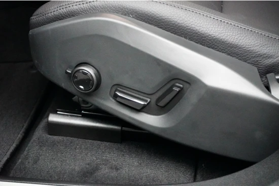 Volvo XC60 Recharge T6 AWD Plus Bright | Adaptive Cruise | Panoramadak | Camera | Leder | Stoel&Stuurverwarming
