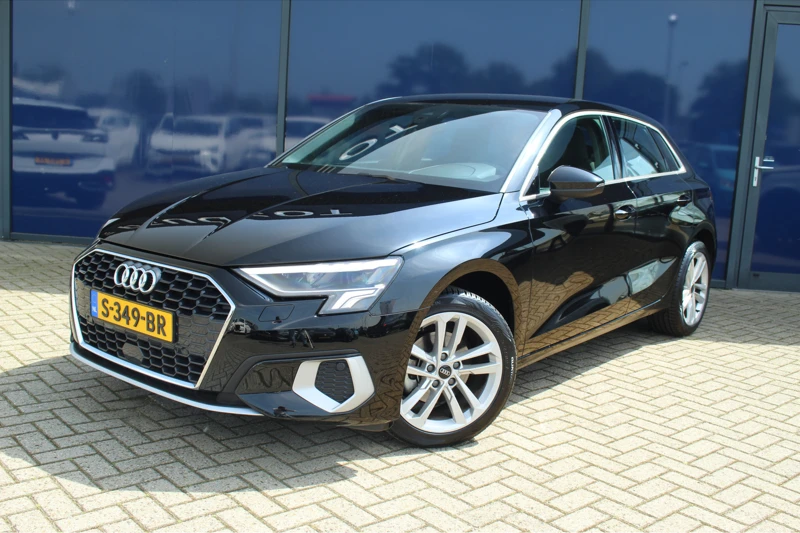 Audi A3 Sportback 30 TFSI Advanced edition | NAV | Camera | 17" LMV | Park Assist | LED | Climate C. |