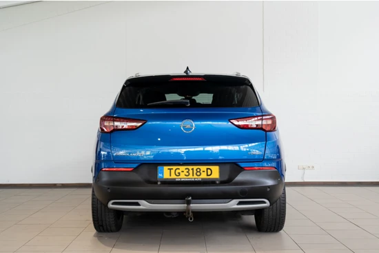 Opel Grandland X 1.2 Turbo Innovation | Leder | Trekhaak | Keyless | Camera | Stoel & Stuurverwarming | LED | Dodehoekbewaking |