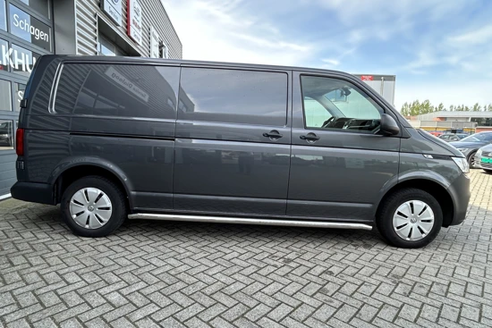 Volkswagen Transporter 2.0 TDI 110 pk L2H1 | Airco | Trekhaak | Side Bars | Laadruimte betimmering | Cruise control |