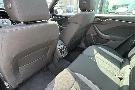 Škoda Scala 1.0 TSI 110 pk Business Edition 7-DSG | Panorama-dak | LED koplampen | Cruise control adaptief | Voorstoelen verwarmd |
