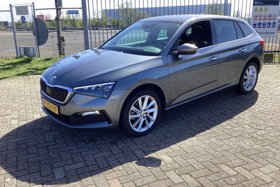 Škoda Scala 1.0 TSI 110 pk Business Edition 7-DSG | Panorama-dak | LED koplampen | Cruise control adaptief | Voorstoelen verwarmd |