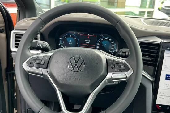 Volkswagen Amarok 3.0 L - V6 - NAVIGATIE - PLUS CABINE - AVENTURA