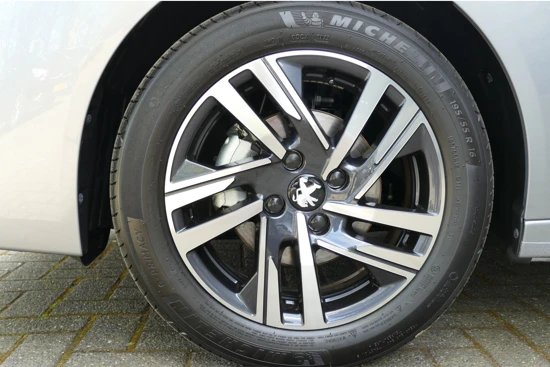 Peugeot 208 1.2 PURETECH 75PK 5-DRS STYLE / NAVI / LED / AIRCO / PDC / 16" LMV / CAMERA / BLUETOOTH / CRUISECONTROL / NETTO-DEAL / DIRECT RI