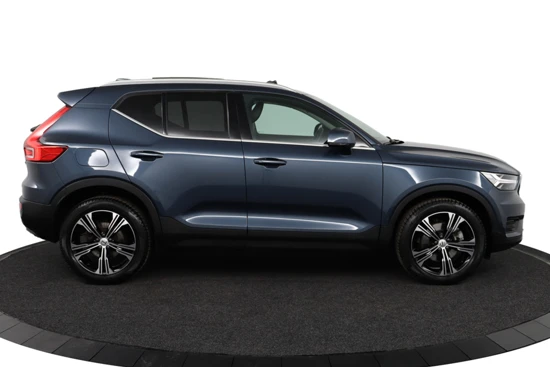 Volvo XC40 T2 Aut-8 Inscription | Schuif/kanteldak | Adaptieve Cruise Control | Stoel & stuurwielverwarming | Keyless entry | DAB+ | Apple