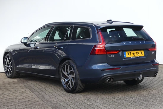 Volvo V60 2.0 T5 Momentum Pro Automaat | WEGKLAPBARE TREKHAAK | DODEHOEKDETECTIE | 19'' LMV |