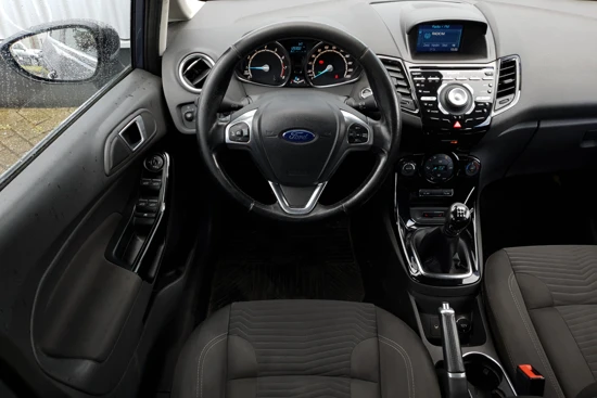 Ford Fiesta 1.0 EcoBoost Titanium | Stoelverwarming | Navigatie | Voorruitverwarming | Cruise Control