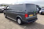 Volkswagen Transporter 2.0 TDI L2H1 28 Economy Business | Trekhaak | Cruise | Parkeersensoren | Side-Bars | 3-Persoons | Laadruimte Betimmering |