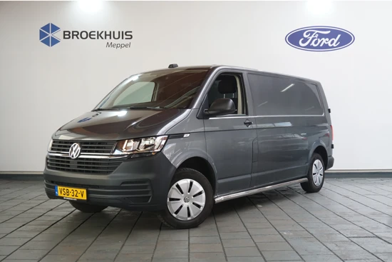 Volkswagen Transporter 2.0 TDI L2H1 28 Economy Business | Trekhaak | Cruise | Parkeersensoren | Side-Bars | 3-Persoons | Laadruimte Betimmering |