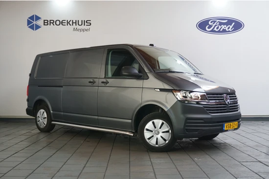 Volkswagen Transporter 2.0 TDI L2H1 28 Economy Business | Trekhaak | Cruise | Parkeersensoren | Side-Bars | 3-Persoons | Laadruimte Betimmering |