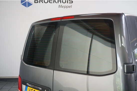 Volkswagen Transporter 2.0 TDI L2H1 28 Economy Business | Trekhaak | Cruise | Parkeersensoren | Side-Bars | 3-Persoons | Laadruimte Betimmering |