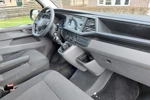 Volkswagen Transporter 2.0 TDI L2H1 28 Economy Business | Trekhaak | Cruise | Parkeersensoren | Side-Bars | 3-Persoons | Laadruimte Betimmering |