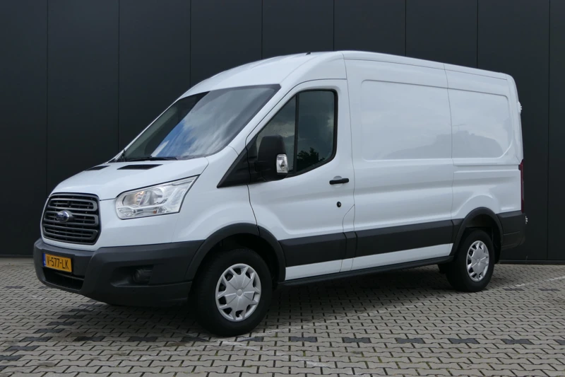 Ford Transit 350 2.0 TDCI 170pk RWD L2H2 Trend | 3500kg trekgewicht! | Navigatie | Camera | Parkeersensoren | Trekhaak |