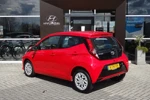 Toyota Aygo 1.0 VVT-i x-play | ACHTERUITRIJCAMERA | AIRCO | ELEKTRISCHE RAMEN | WEINING KILOMETERS!