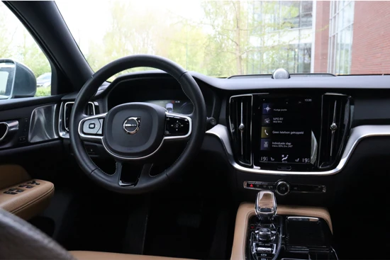 Volvo V60 T8 AWD Recharge Inscription | Bowers & Wilkins | 360° Camera | Adaptieve Cruise Control | Stoelverwarming voor+achter | Standkac