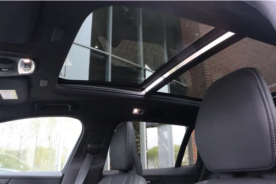 Volvo V60 T6 AWD Recharge R-Design | 360° Camera | Harman Kardon | Head-Up Display | Stoelventilatie | Schuifdak | Stoel en Stuurwielverwa