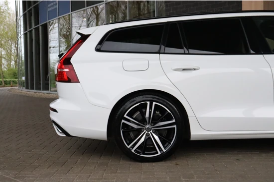 Volvo V60 T6 AWD Recharge R-Design | 360° Camera | Harman Kardon | Head-Up Display | Stoelventilatie | Schuifdak | Stoel en Stuurwielverwa