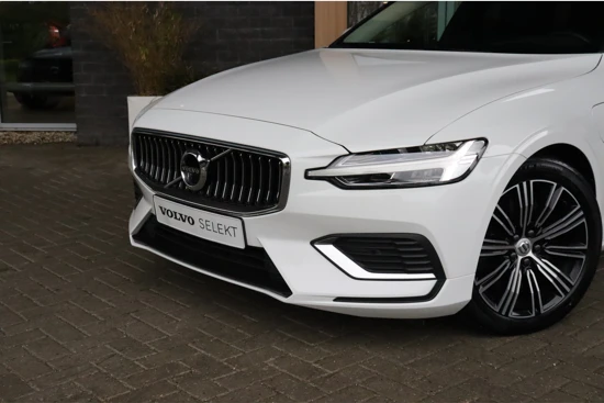 Volvo V60 T6 AWD Recharge Inscription | Trekhaak | Schuifdak | 360° Camera | Harman Kardon | Head-Up Display | Stoel en Stuurwielverwarmin