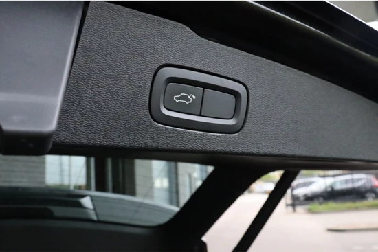 Volvo V60 T6 AWD Recharge Business Pro | 360° Camera | Schuifdak | Harman Kardon | Adaptieve Cruise Control | Full LED Meesturende koplamp