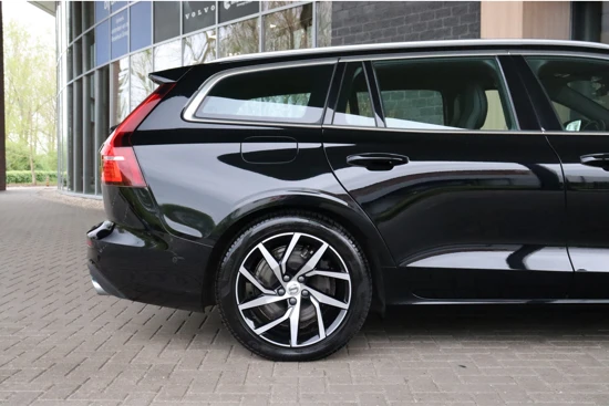 Volvo V60 T6 AWD Recharge Business Pro | 360° Camera | Schuifdak | Harman Kardon | Adaptieve Cruise Control | Full LED Meesturende koplamp