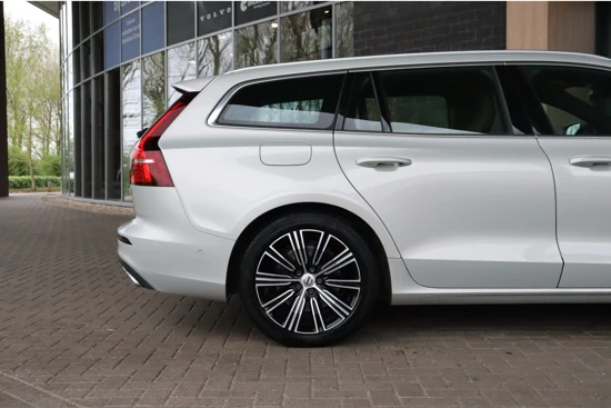 Volvo V60 T8 AWD Recharge Inscription | 360° Camera | Schuifdak | Head-Up Display | Harman Kardon | Stoel en Stuurwielverwarming | Full LE