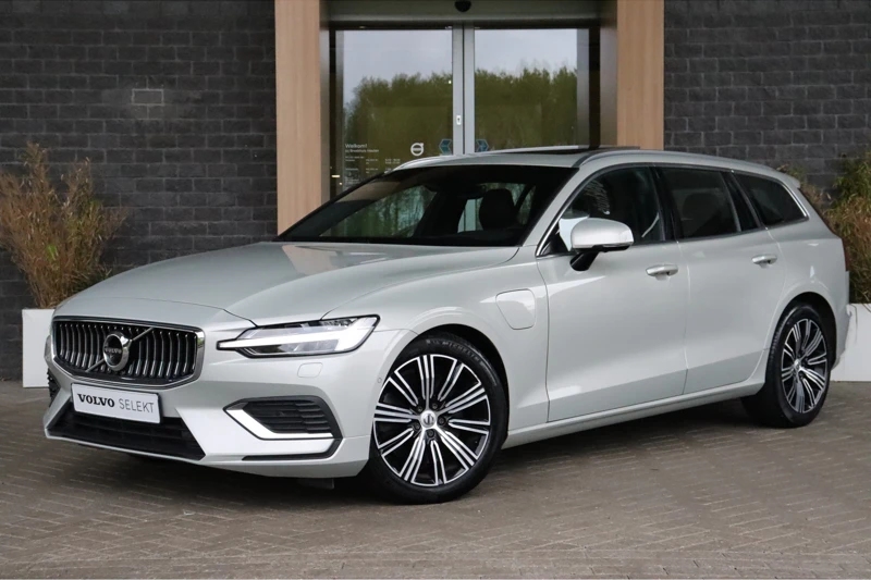 Volvo V60 T8 AWD Recharge Inscription | 360° Camera | Schuifdak | Head-Up Display | Harman Kardon | Stoel en Stuurwielverwarming | Full LE