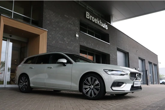 Volvo V60 T8 AWD Recharge Inscription | 360° Camera | Schuifdak | Head-Up Display | Harman Kardon | Stoel en Stuurwielverwarming | Full LE