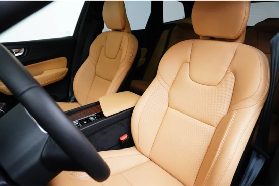 Volvo XC60 T6 AWD Plus Bright | Harman/Kardon | Adaptive Cruise | Panoramadak | 360° Camera | Nappalederen stoelen i.c.m. ventilatie