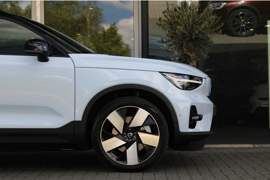 Volvo XC40 Single Motor Extended Range Ultimate | 20" | Pixel Led | Getint Glas | Zwarte Logo's