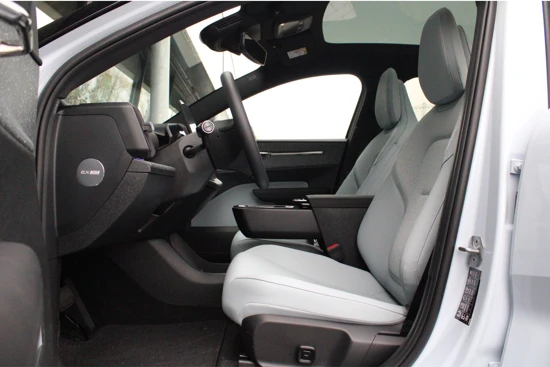 Volvo EX30 Twin Performance Ultra | 20" | Climate | Getint Glas | Zwarte velgen | Full option!