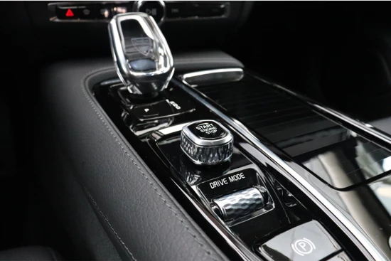 Volvo V60 T6 AWD Recharge Inscription | Stoelverwarming voor+achter | Elektrische bestuurdersstoel met geheugen | Keyless Drive | Lederen