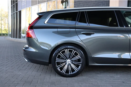 Volvo V60 T6 AWD Recharge Inscription | Stoelverwarming voor+achter | Elektrische bestuurdersstoel met geheugen | Keyless Drive | Lederen