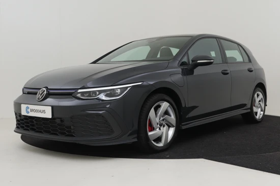 Volkswagen Golf 1.4 eHybrid GTE 245pk | Cruise control | Navigatie | App connect | Stuur + stoelverwarming | Led koplampen | Led strip tussen de