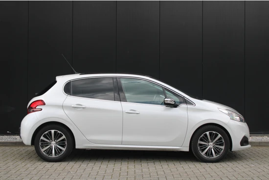 Peugeot 208 1.2 PureTech Allure | TREKHAAK | PANORAMADAK | DEALERONDERHOUDEN