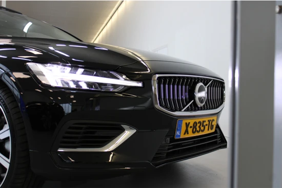 Volvo V60 T6 350PK AWD Ultra Bright | B&W Audio | Gelam Glas | Massage | Nappa | 20'' | Head Up | Adapt LED