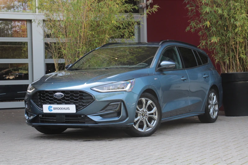 Ford Focus Wagon 1.0 EcoBoost Hybrid ST-Line | Adaptive Cruise | Camera | CarPlay | Stuur/stoelverwarming | Navigatie