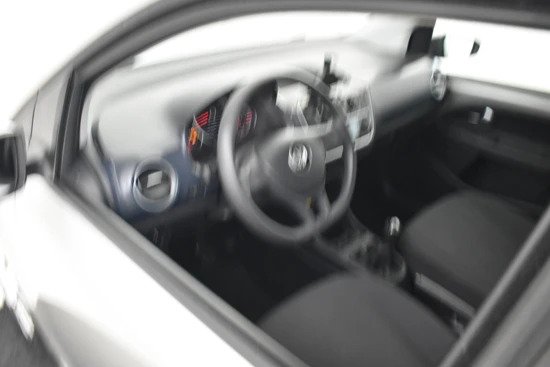 Volkswagen up! 1.0 60PK BMT move up! | Airco | Bluetooth | DAB | Buitenspiegels elektrisch verstelbaar | LED dagrijverlichting