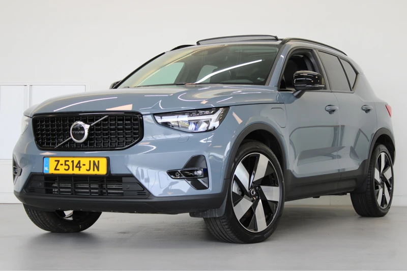 Volvo XC40 T4 211PK Recharge Ultimate Dark | Panoramadak | Memory Stoel | Leder | HK Audio | 20''