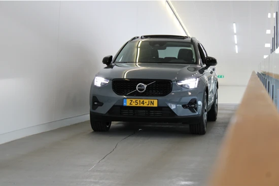 Volvo XC40 T4 211PK Recharge Ultimate Dark | Panoramadak | Memory Stoel | Leder | HK Audio | 20''