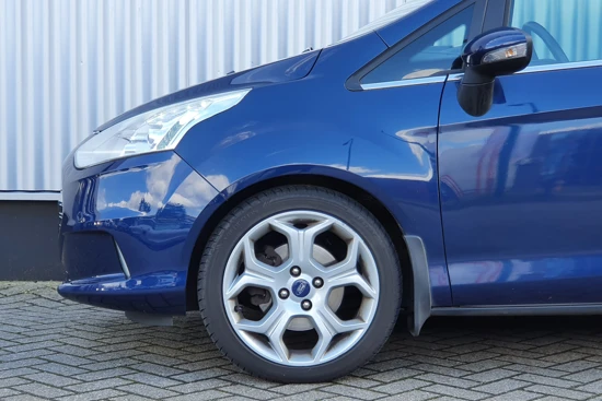 Ford B-MAX 1.0 125 PK Titanium | Camera | Half Leder | CruiseControl | Navigatie | Stoel- en Voorruitverwarming | 17 Inch LMV | Clima |