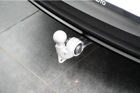 Volvo XC40 Recharge Plus (SEPP Subsidie fiscaal € 44.844) | Warmtepomp | Adaptive Cruise | BLIS | Trekhaak | Getint Glas | Leder | Stoel &