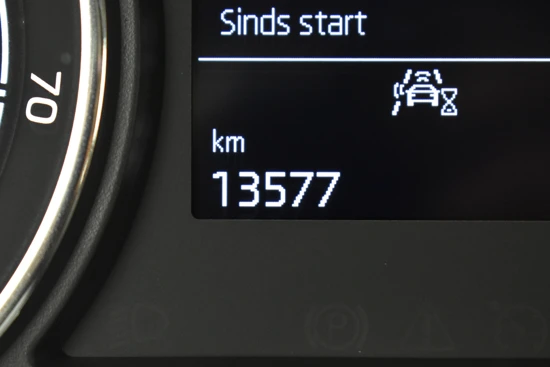 Škoda Fabia 1.0 TSI 95PK Ambition | Adaptieve Cruise Control | App-Connect | Parkeersensoren Achter | DAB | Automatische Airco | LED Rijverl