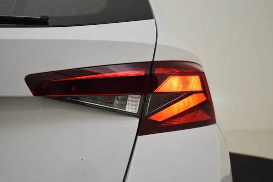 Škoda Fabia 1.0 TSI 95PK Ambition | Adaptieve Cruise Control | App-Connect | Parkeersensoren Achter | DAB | Automatische Airco | LED Rijverl