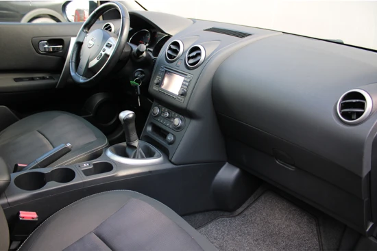 Nissan QASHQAI 1.6 Connect Edition