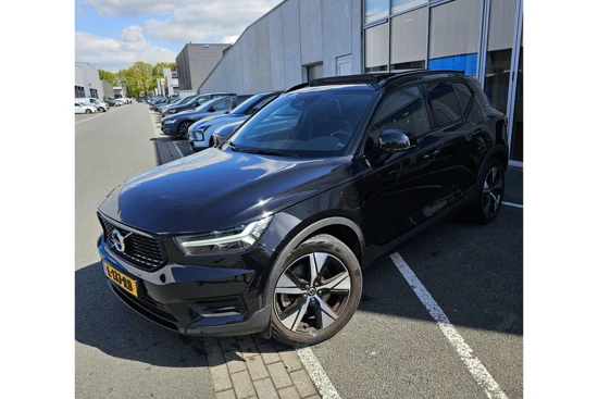 Volvo XC40 1.5 T5 Recharge R-Design 263pk | Panoramadak | Trekhaak | Adaptieve Cruis control | Elektrische achterklep | Stoel + Stuurverwar